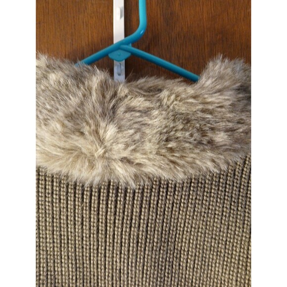 Maurices Womens Gray Faux Fur Vest/ Knit Backing Xlarge NEW VERY NICE - Picture 8 of 16